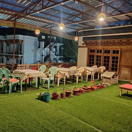 Youthok Guest House เลห์ ภายนอก รูปภาพ