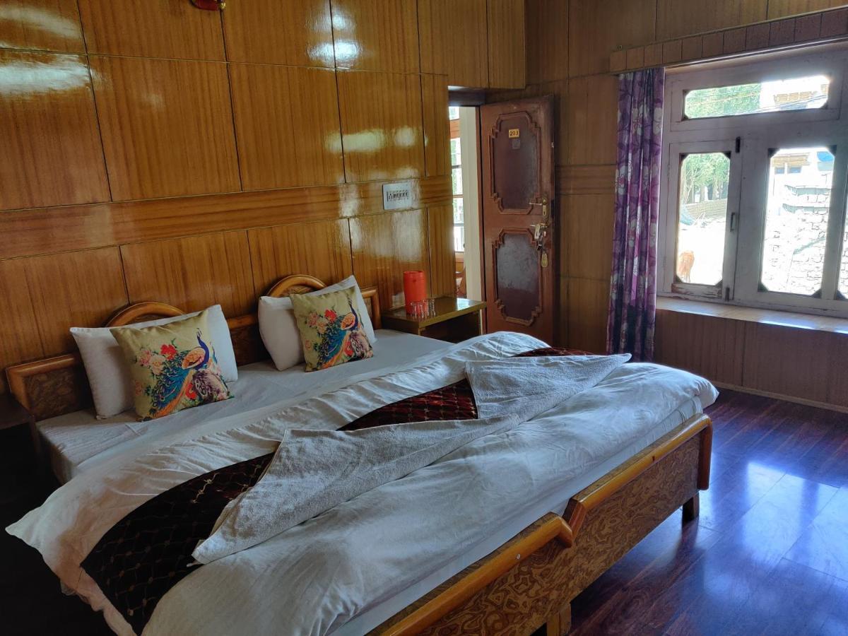 Youthok Guest House เลห์ ภายนอก รูปภาพ