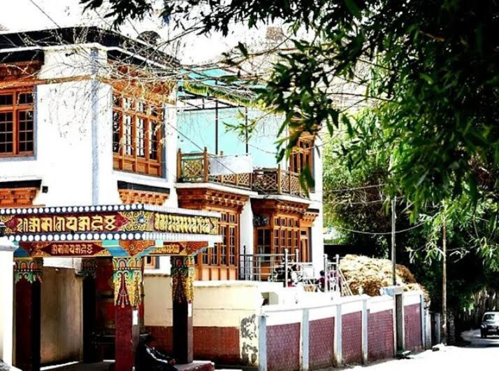 Youthok Guest House เลห์ ภายนอก รูปภาพ